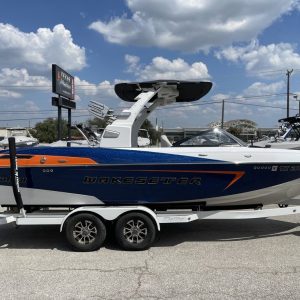 2016 Malibu Boats 23 LSV